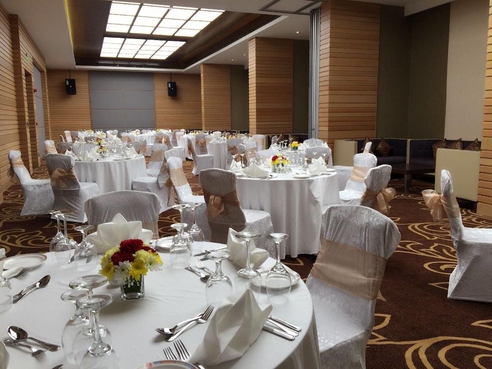 Ramee Rose Hotel Manamah Buitenkant foto